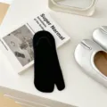 Cotton classic Tabi split-toe low-cut invisible socks, comfortable breathable daily wear. - One Size / Black Two-Toe Socks