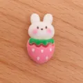 Primer plano detallado de bonito accesorio de bricolaje de resina de conejo y fresa de dibujos. - Conejo Fresa