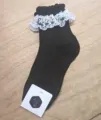Calze nere a metà polpaccio con grazioso bordo in pizzo bianco, stile Lolita. - Taglia unica / Bocca a Bolla in Pizzo / Nero