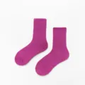 Chaussettes hautes violettes pour femmes, chaussettes longues de sport en coton doux et tendance - Taille unique / Violet foncé