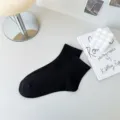 Damen einfarbige Sommer dünne Baumwoll Socken Crew Socken, minimalistischer Alltagsstil Detail. - Schwarz