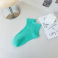 Einfarbige mintgrüne Damen Socken, atmungsaktive Sommer Baumwolle Strick Detail Ansicht. - Dunkelgrün