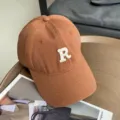 Braune Vintage Baseballkappe mit Buchstaben R Bestickung, gebogener Schirm, Freizeithut. - Dunkelbeige
