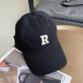 Schwarze Baseballkappe mit gesticktem R Buchstabe, vintage Stil Krempe Freizeit Mütze. - Schwarz