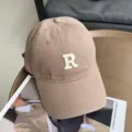 Gorra de béisbol beige con letra R bordada, visera curva gorra urbana moderna para mujer. - Caqui Claro
