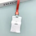 Transparenter Ausweishalter aus Kunststoff mit rotem Lanyard für Studenten, Büro. - Schiebehalter mit langem Schlüsselband / Rot