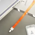 Oranje stoffen lanyard met witte plastic gesp en doorzichtige ID-kaartouder, 1,5 cm breed. - Oranje