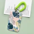 Grüner Pflanzenmuster Kartenhalter mit Spirale Handgelenk Lanyard für Studentenausweis Pass - 5-Blatt Monstera / Grünes Federseil