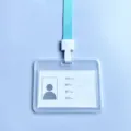 Transparante horizontale ID-kaart houder met lichtblauwe lanyard medewerker badge hoes - Hemelsblauw