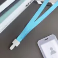 Lichtblauwe stoffen lanyard met witte plastic gesp en transparante id-kaart houder - Hemelsblauw