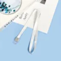 Cordón lanyard blanco de poliéster 1,5 cm con cierre de metal para soporte de tarjeta ID - Cordón Largo Envuelto en Oro Blanco