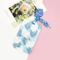 Simpatico porta badge in plastica con motivo a cuore blu e catenina abbinata per uso quotidiano. - Motivo a Cuore Con Pendente in Acrilico a Cuore Blu Chiaro / Blu