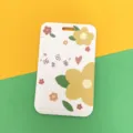 Süsser blumiger Studentenkartenhalter Ausweishülle Busfahrkarte Schutzhülle mit Band für Schule - Kleine Gelbe Blume / Ohne Zubehör / Rosa