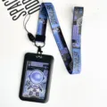 Portatarjetas de astronauta negro con cordón azul, ideal para credenciales y tarjetas. - Estilo Astronauta De Pie Azul / Portatarjetas Con Cordón Largo