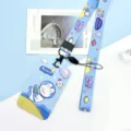 Süßer Cartoon-Weltraumhase Ausweishalter mit Lanyard Schüler Buskarte Schutzhülle blau Farbe - Schwebender Astronauten-Hase + Raketen-Astronauten-Häschen langes Band
