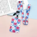Blaues Blumen-Druck-Schiebekartenetui mit Lanyard Schülerausweis Schutzhülle Ausweishalter - Blau mit roten Blumen / Langes Schlüsselband