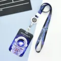 Lindo tarjetero de astronauta con carrete retráctil y cordón para estudiantes y personal escolar. - Astronauta Interestelar / Cordón largo retráctil