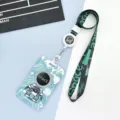 Lindo soporte para tarjeta de identificación de astronauta con cordón para estudiantes. - Astronauta Verde De Pie / Cordón largo retráctil