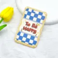 Porte-carte à carreaux bleu et blanc étui pour badge d'identification mignon et pratique. - Quadrillé bleu et blanc avec bord jaune - Texte en anglais (sans accessoires)