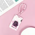 Lindo tarjeta de dibujos animados con correa de cuentas rosas para tarjetas de identificación - Gato Negro Abrazando Corazón (Con Pulsera Rosa De Estrella Carita Sonriente)
