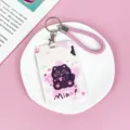 Lindo tarjetero de dibujos animados con cordón rosa y diseño de gato negro para tarjetas ID. - Gato Negro Abrazando Corazón (Con Cuerda De Mano Rosa)
