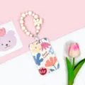 Bonito tarjetero deslizante floral con correa de muñeca de cuentas de silicona para estudiantes. - Floral Inglés Pantalla Completa / Pulsera Lazo Mate Beige
