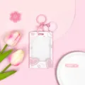 Portatarjetas rígido de plástico rosa lindo funda transparente para credencial con colgante - Deslizante Transparente-Caja de Diálogo de Corazón con Líneas + Llavero de Corazón Rosa