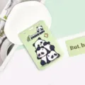 Niedlicher grüner ABS Panda Ausweishalter für Studenten, ideal für Karten mit Umhängeband. - Gestapelte Pandas (Ohne Zubehör)