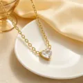 Squisita collana girocollo placcata in oro con zircone a cuore da donna gioiello alla moda - brillante a forma di cuore / Bianco