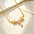 Verguld koperen halsketting met roze bloem en sprankelende zirkonia hanger voor dames. - Roze Bloem Halsketting
