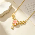 Verguld zirkonia halsketting met roze bloemhanger, elegante sleutelbeen ketting voor vrouwen. - Roze Bloem Halsketting
