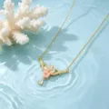 Vergulde zirkoon ketting met roze bloemhanger, elegante sieraden variant voor vrouwen. - Roze Bloem Halsketting
