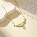 Vergulde zirkonia halsketting met blauwe bloemhanger, elegante minimalistische ketting. - Lichtblauwe bloem ketting