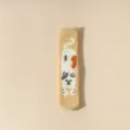 Détail de chaussette polaire corail en peluche, motif chat doux et épaissi pour le confort d'hiver. - Taille 35-40 / Light jaune