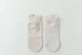 Rutschfeste Yogasocken für Damen, atmungsaktive kurze Bodensocken mit Silikongriffen für Pilates. - Einheitsgröße / Khaki