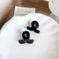 Kleiner schwarzer Haarklammer minimalistischer süßer Stil Haarschmuck für Damen und Alltag. - Schwarz