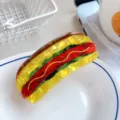 Pince à cheveux en acrylique en forme de hot-dog créatif, grande pince requin pour le coiffage quotidien. - Hot-dog