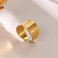 Wide hammered open ring in 18K gold plated stainless steel, stylish fashion jewelry detail. - Hammered Texture (JZ9502G)