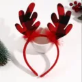 Serre-tête de renne de Noël avec motif écossais rouge et bordure en peluche douce. - Serre-tête à carreaux rouges avec bois et plumes
