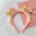 Bandeau en peluche rose mignon avec bordure en dentelle et jolis détails de visage d'ours. - Serre-tête deux oursons à pommettes roses - Rose