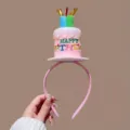 Serre-tête gâteau d'anniversaire en peluche rose avec bougies, accessoire de fête mignon. - Cupcake Rose