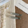 Set di fermagli per capelli opachi senza segno, eleganti forcine verdi per frangia in dettaglio. - Grigio