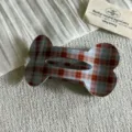 Vista dettagliata molletta per capelli a osso scozzese retro, grande accessorio elegante. - Pinza a Osso Grande / Plaid Blu