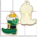Grüner Emaille Stiefel Anhänger mit Kleeblatt und Goldmünzen für DIY Schmuckherstellung - 1 Stk. Grünes Emailliertes Kleeblatt Stiefel 20*14mm