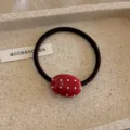 Minimalistische haarelastiek met rode polka dot ovale kraal voor dagelijks gebruik. - Retro Koper