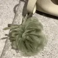 Groene organza bloem haarscrunchie, elegant haaraccessoire voor dagelijks gebruik. - 3D Bloem Strik Scrunchie / Olieverf Groen