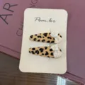 Pinza de pelo con estampado de leopardo, lazo de encaje y perla, vista detallada. - Juego de Dos Piezas (Con Tarjeta) / Leopardo Amarillo Lazo