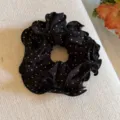 Coletero de pelo grande negro y blanco con lunares estilo coreano con volantes elegante - Negro