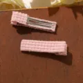 Vista detallada de pinza de pelo de punto rosa, juego de clips de lana suave para niñas dulces. - Rosa