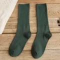 Eleganti calze da donna a costine verde scuro, comodi calzini in morbido cotone di giorno. - Taglia unica / Verde Scuro